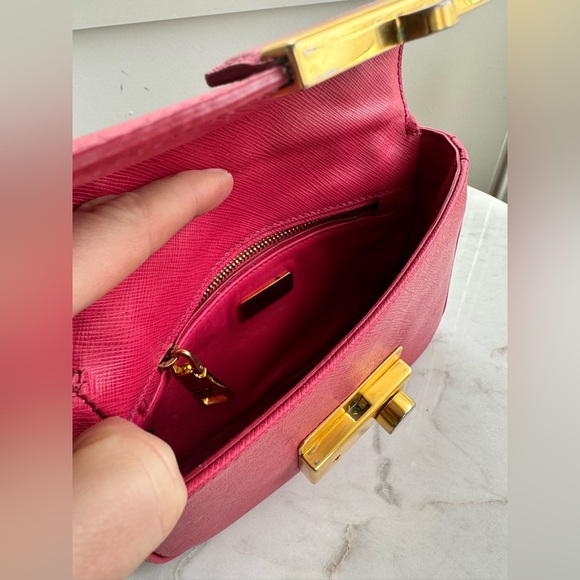 Prada Bag - Picture 4 of 6